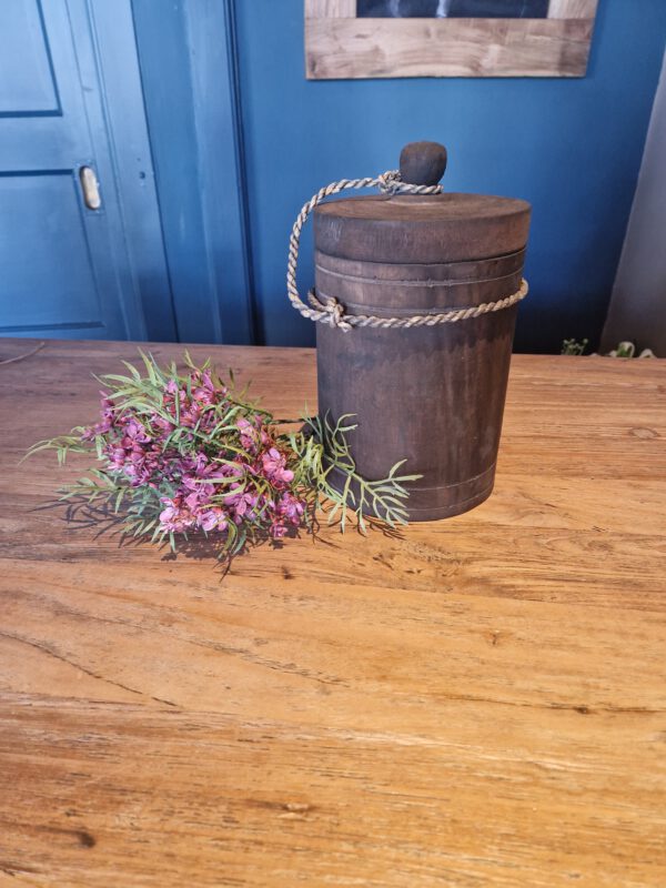Donker houten pot